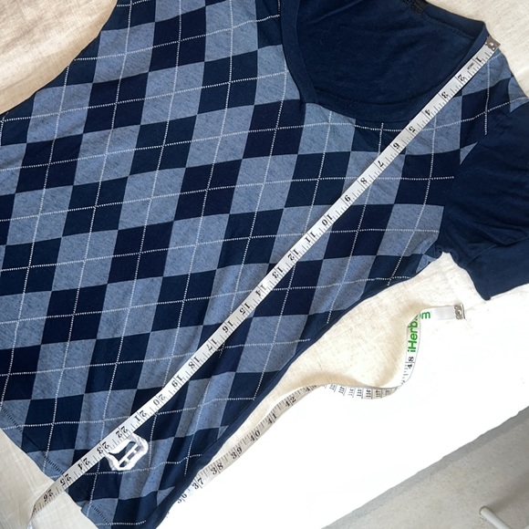 Detroit Tigers V Neck T Shirt - Picture 8 of 8